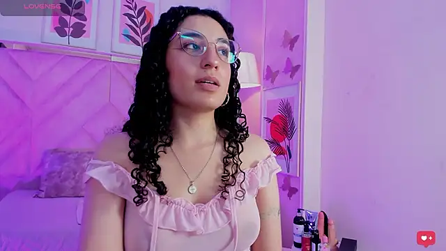 Онлайн чат XXX DemiJones_