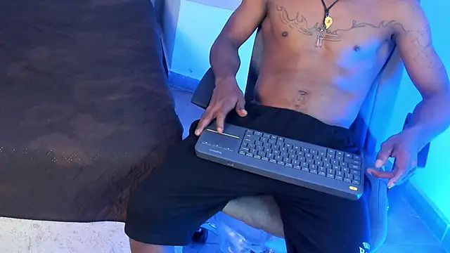 AndresPalacios_'s Live XXX Chat