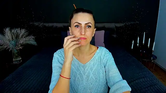 Rebecca_Diamond Chat XXX in diretta