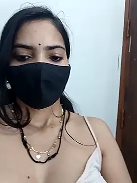 PUNAM456 Adlı Modelin Canlı XXX Sohbeti