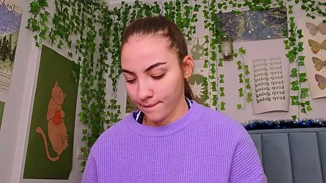 XXX chat uživo modela Fit_Brunette_