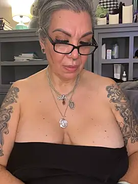 Show de dieseldame1313 na webcam