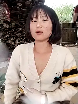 Chat +18 de linda_bae00 ao vivo