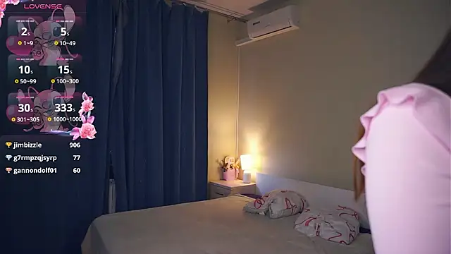 LoraDaviのライブXXXチャット