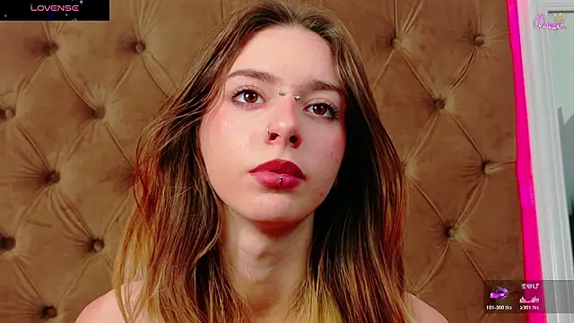 CoraVex's Live XXX Chat