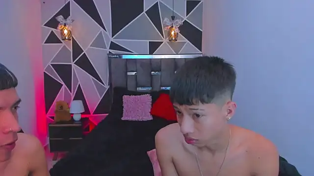 Juan_Nd_Steven's Live XXX Chat