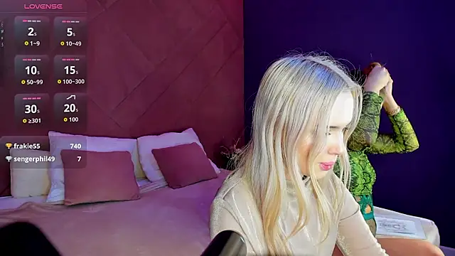 NicoletaCooper live XXX chat