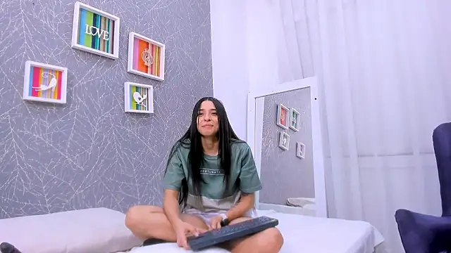 ViictoriiaSaenz's Live XXX Chat