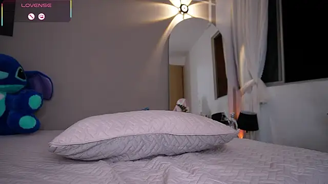 AnnyHizzle's Live XXX Chat