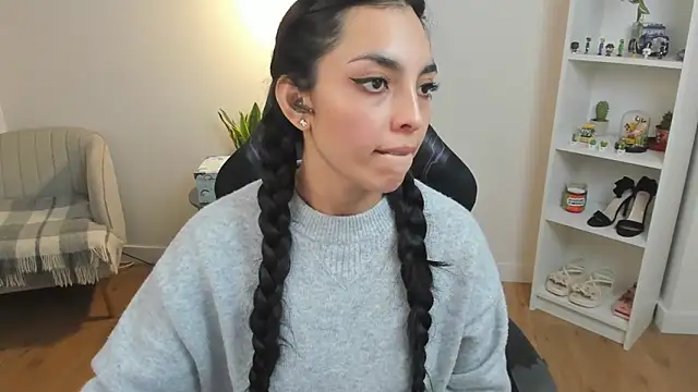 _BellaEvans_ Chat XXX in diretta