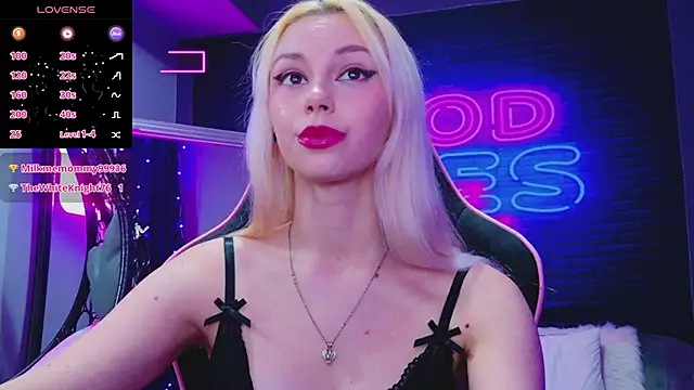 AlessiaCroft: онлайн-секс-чат