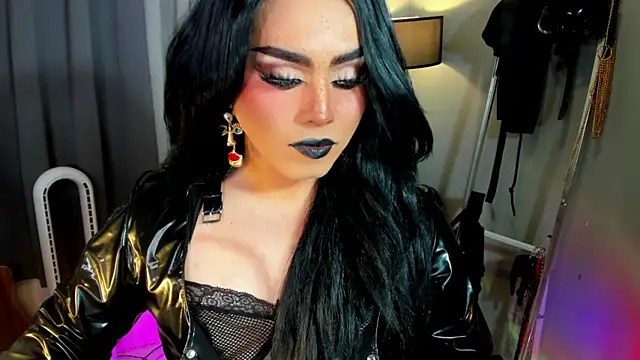 DominaAurumXXX 在線直播表演