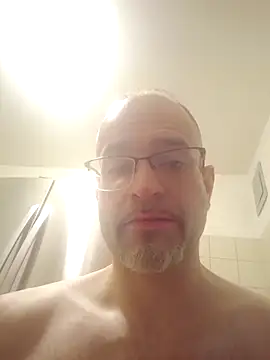 Curious9884's Live XXX Chat