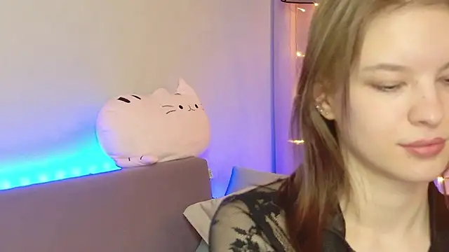 ur_shy_bambi: онлайн-секс-чат