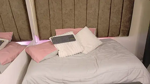 دردشة lily_beet الجنسية المباشرة