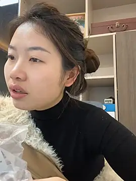 GYYoo Chat XXX in diretta