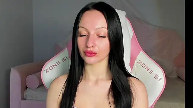 NaomiBlakes Chat XXX in diretta