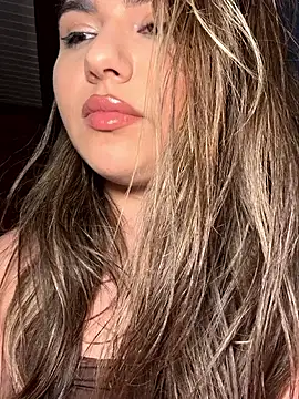 Chat +18 de IvyDesire ao vivo