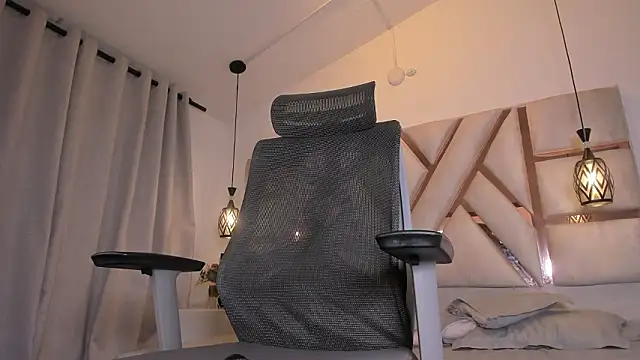 shineevg 即時 XXX 聊天