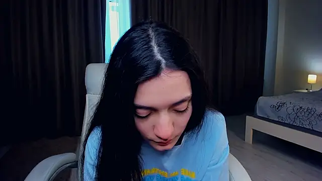 ReynaRhew Chat XXX in diretta