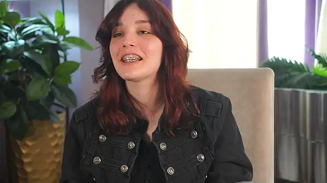 LeciaCarin: онлайн-секс-чат