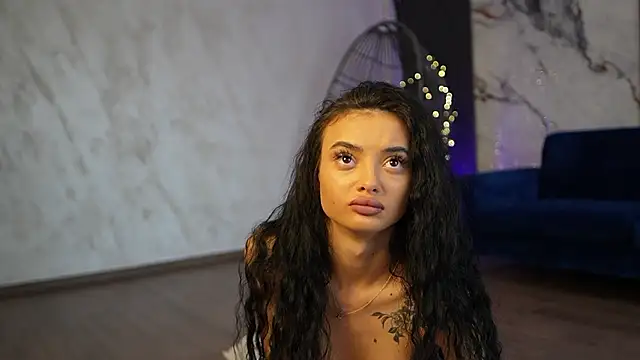 RachelRaveeのライブXXXチャット