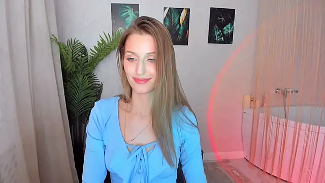 NaturalBeaty's Live XXX Chat