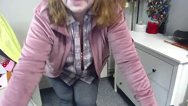 Show modela Adelewildx na web-kameri