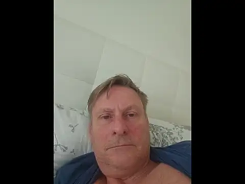 johnnym1's Live XXX Chat