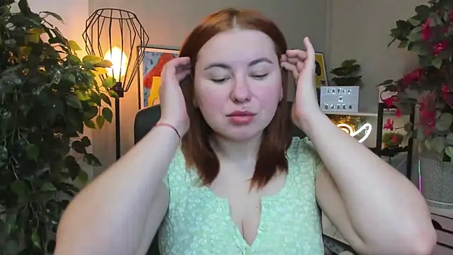 LAYLAxSTAR 现场XXX聊天