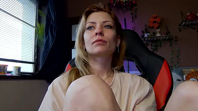 karo123421 élő XXX-chatje