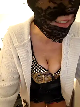 XXX chat uživo modela NaughtyCatgirl