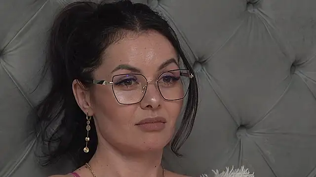 SeductiveMom Chat XXX live