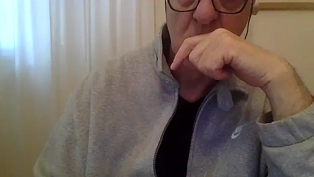 ANONIMO7735's Live XXX Chat