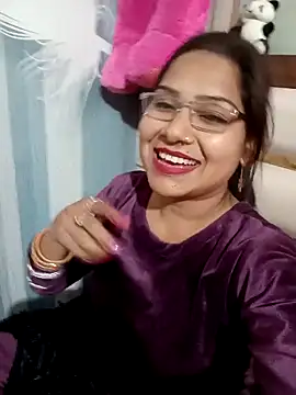 urvashi01224's Live XXX Chat