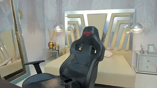 Nataly-Blonde Live XXX-Chat