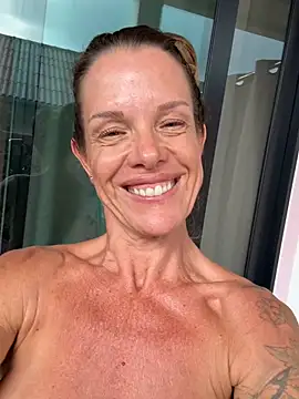 Chat XXX Live mommyselenafit_