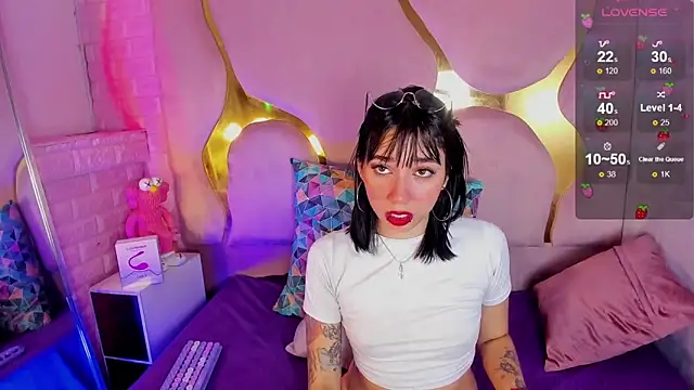 NaniiSisy's Live XXX Chat