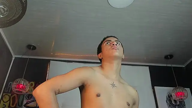 Andyy07_ élő XXX-chatje