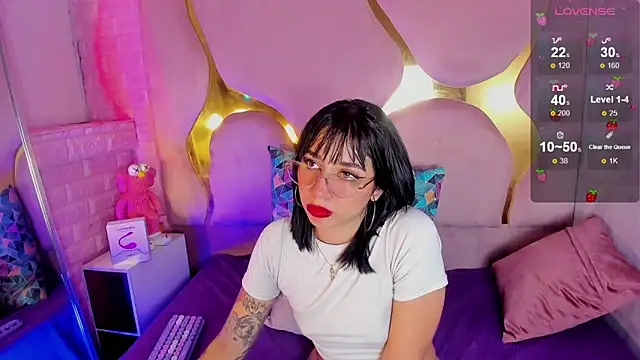 NaniiSisy's Live XXX Chat