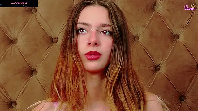 CoraVex's Live XXX Chat