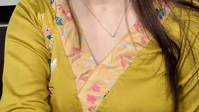 แชท XXX สดของ Naina_For_You