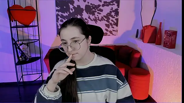 VirtuallVoyant's Live XXX Chat