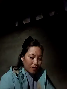 Chat XXX en directo de Alice-567