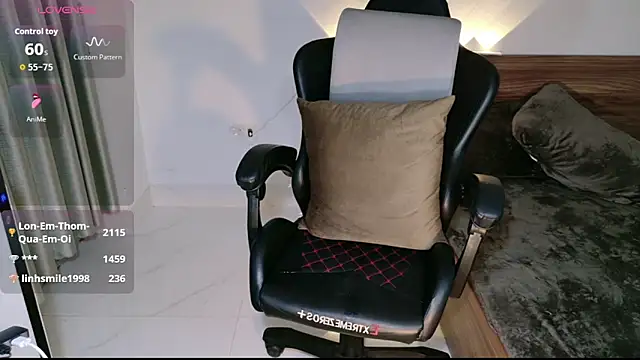 Gigi_squirtt Chat XXX in diretta