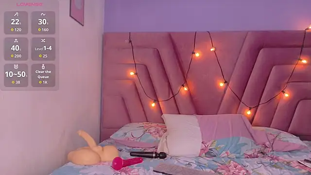 kinkylittlegirll élő XXX-chatje