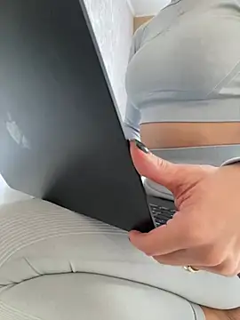 Chatroom XXX en direct de Elegant_girl