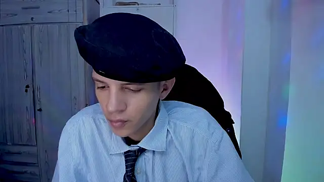 tylernova's Live XXX Chat