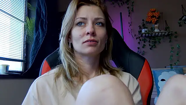 karo123421's Live XXX Chat