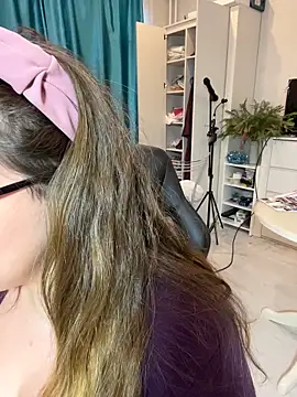 Chatroom XXX en direct de DienkaGreen